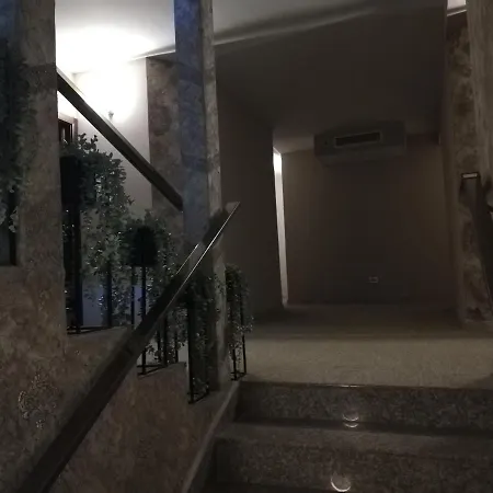 Ponti Хотел