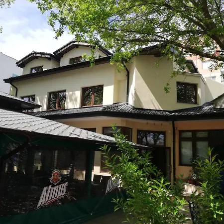 Хотел Ponti
