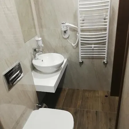 Хотел Ponti 2*